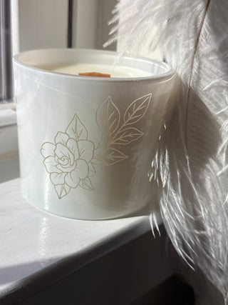 Fresh Gardenia Candle, Etched Gardenia, 9 oz - Love Square One